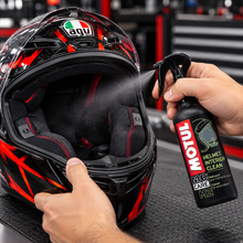 Cargar imagen en el visor de la galería, MOTUL M2 LIMPIADOR DE INTERIOR CASCO AGV LS2 SHAF KOV MT R6R R1