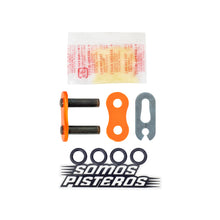 Cargar imagen en el visor de la galería, CANDADO CADENA 525 O RING REMACHADO NARANJA RK R6R GSXR 600r
