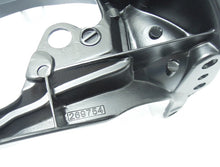 Cargar imagen en el visor de la galería, Bracket Suzuki GSXR 600 750 2006 2007