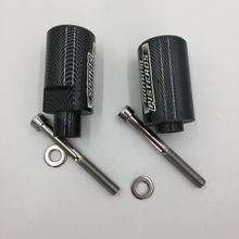 Cargar imagen en el visor de la galería, Sliders de Carenado Tipo Carbono Suzuki GSXR 600 750 2004 2005